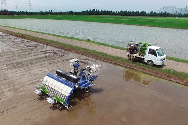 水稲作スマート化へ 自動運転田植機の実力とは？