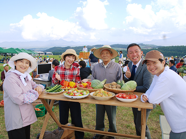 マイナビ農業が「いちばん大きな寄合所」を群馬県嬬恋村に作りました