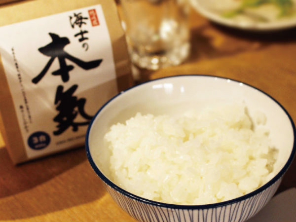 海と山の循環をいかして島で米をつくる、平均年齢65歳 7人の農家がつくる「本氣米」の挑戦 海と山の循環をいかして島で米をつくる、平均年齢65歳 7人の農家がつくる「本氣米」の挑戦