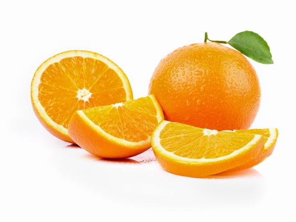 ビタミン補給におすすめ！ オレンジの栄養と見分け方【果物ガイド】