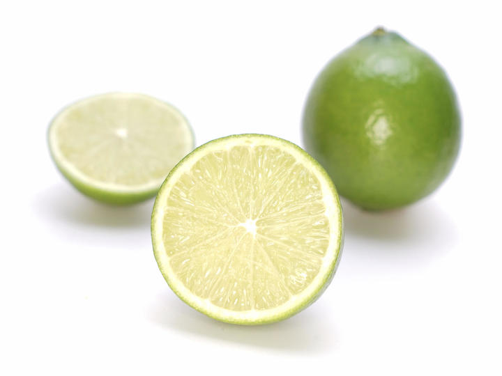 ライムとはどんな果実？レモンとの違いやレシピ・食べ方、栽培方法について｜マイナビ農業