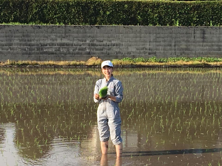 コメ農家を訪ねる岸本華果