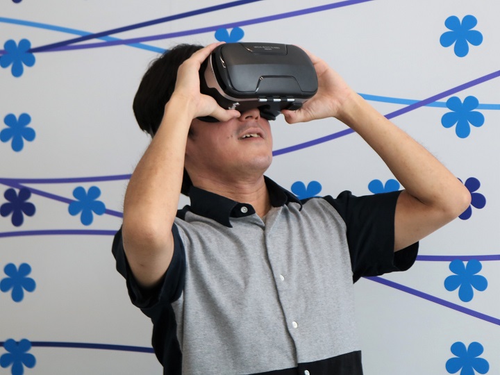 しっかり怖い！ 仮想現実（VR）で事故体感、農作業での死亡事故を防げ
