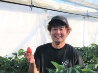 サラリーマンの傍ら、独学でイチゴ栽培を研究。5年の時を経て、ついにイチゴ農家として始動