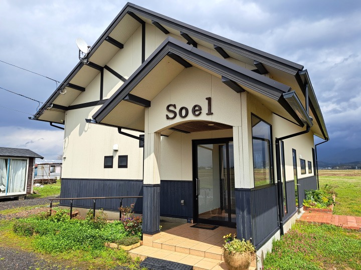 長年の夢がかなった！　エディブルフラワーを売りにしたカフェ開業までの長い道のり