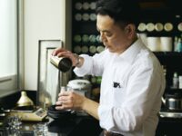 帝国ホテルのバーテンダーが衝撃！感動を贈る1本1万円超のボトリングティー